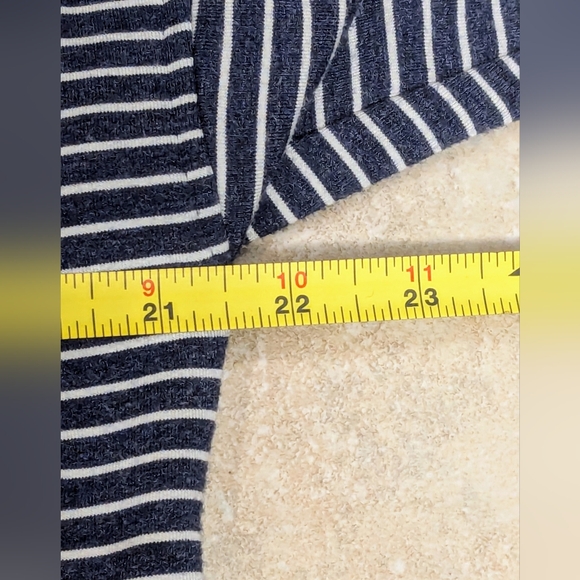 Vineyard Vines Size Medium Navy Striped Crewneck - Picture 6 of 8